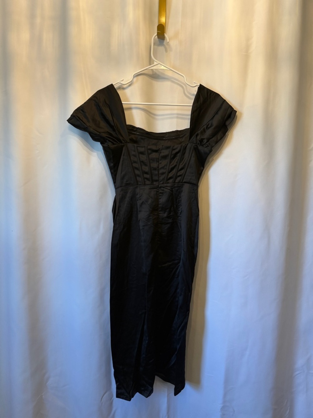 Classic Black Off-Shoulder Midi Dress - Picture 4 of 11